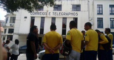 Greve: Funcionários dos Correios fazem manifestação na manhã desta segunda