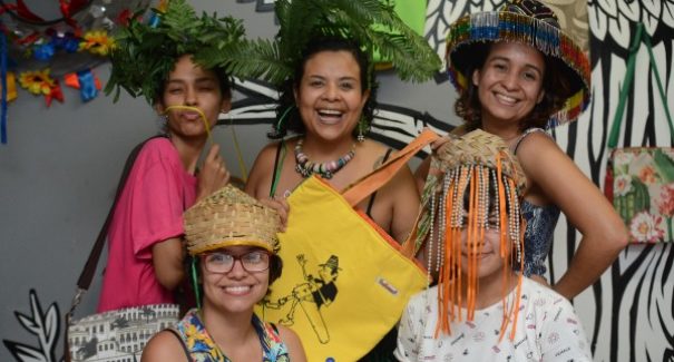 Mulheres que Transformam a Ilha em exibição no cinema