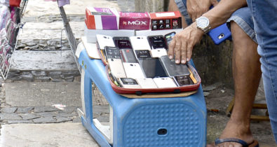 Comércio ilegal de celulares cresce nas ruas de São Luís