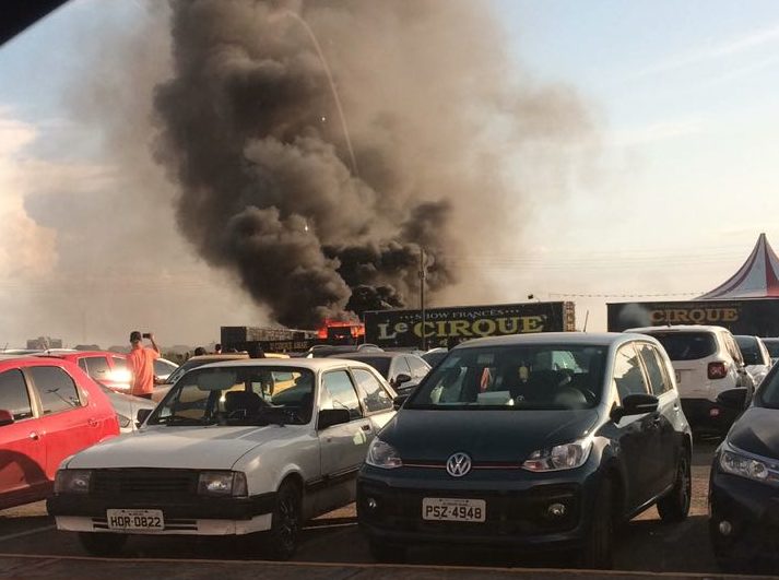 Após fogo em caminhão, circo continua com atividades normais