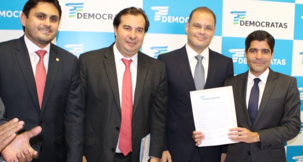 Com Juscelino Filho reeleito, DEM vai com Dino para eleições