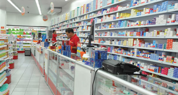Resolução autoriza que profissionais farmacêuticos prescrevam medicamentos