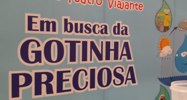 Peça teatral ensina importância da água a crianças da rede pública