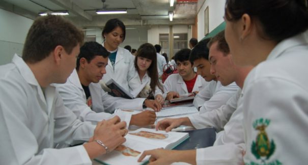 Cursos de medicina em quatro municípios maranhenses