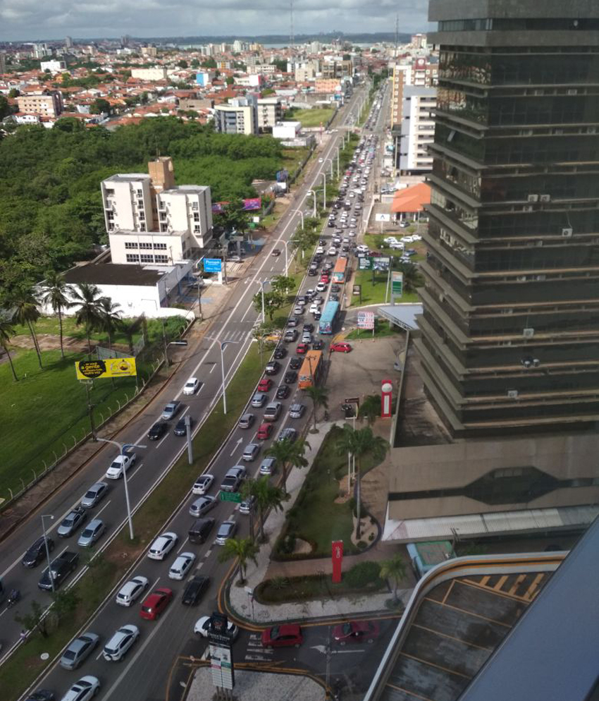 Dez acidentes deixam manhã caótica no trânsito de São Luís