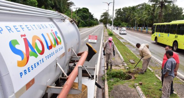 Após fortes chuvas, Prefeitura realiza drenagem de canais e galerias