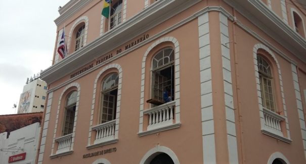 “A faculdade de Direito nasceu com ares de Coimbra”