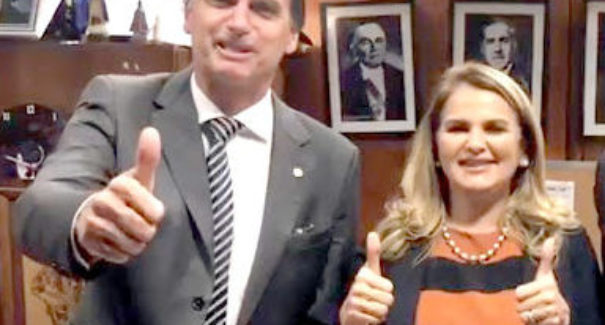 Concorrente pró-Bolsonaro registra candidatura ao governo