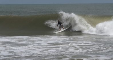 Praia Barra da Baleia recebe campeonato de surf