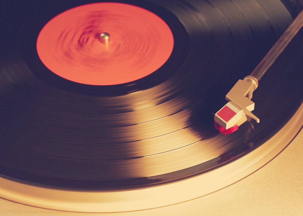 Dia mundial do Vinil é comemorado com exposição e música