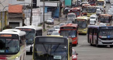 Frota de ônibus na capital vai ser reduzida em 50% nesta sexta-feira