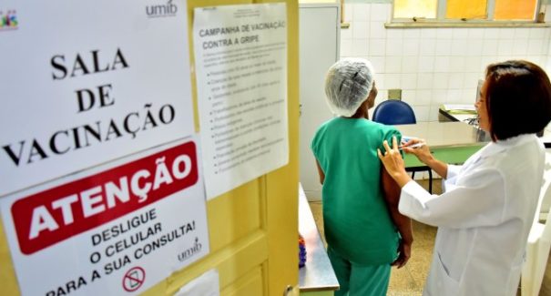 Posto de saúde estende horário de funcionamento para vacinação