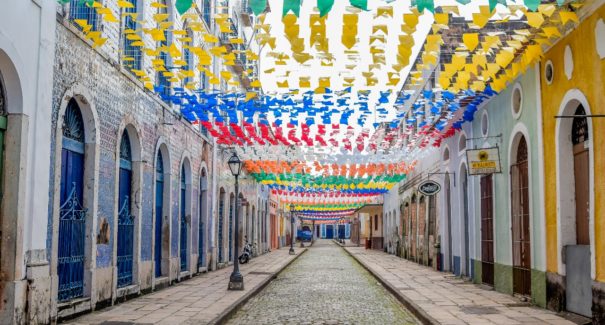 Bandeirinhas de São João já ornamentam Centro Histórico de São Luís