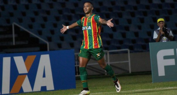 Sampaio Corrêa vence a Ponte Preta no Castelão