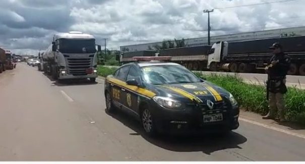 PRF escolta mais 200 veículos de carga em um único dia no Maranhão