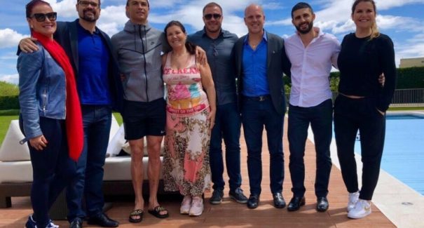 Cristiano Ronaldo abre restaurante de culinária portuguesa no Brasil