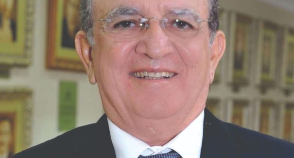 Empresário Parmênio Carvalho recebe a maior honraria da indústria brasileira