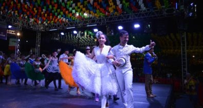 Desfile de quadrilhas abre arraial da Beira Rio em Imperatriz