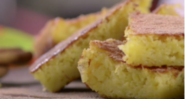 Aprenda a fazer um bolo cremoso de milho sem farinha