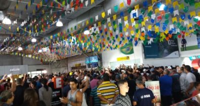 Jair Bolsonaro é recebido com festa em São Luís