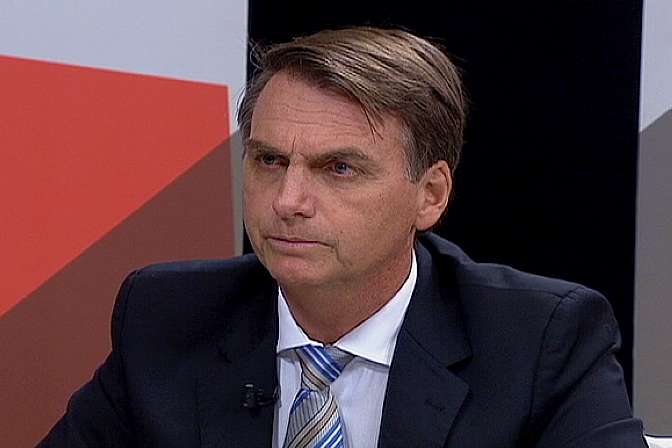 VÍDEOS: Jair Bolsonaro é esfaqueado em Minas Gerais