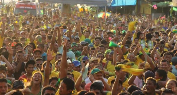 Transmissão do jogo do Brasil no Centro Histórico