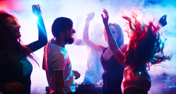 Mesmo com buffet e open bar, estudante tem direito a meia entrada