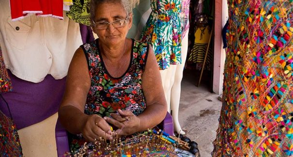 Rendeiras buscam novos lugares para comercialização dos produtos