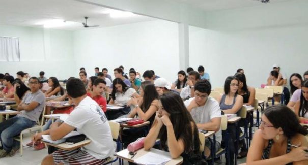 Fies: hoje é o último dia para inscrições do segundo semestre