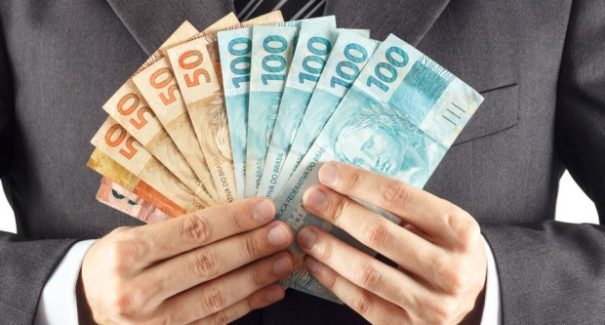 Prefeitura e Governo adiantam salários pra esta semana; veja quando
