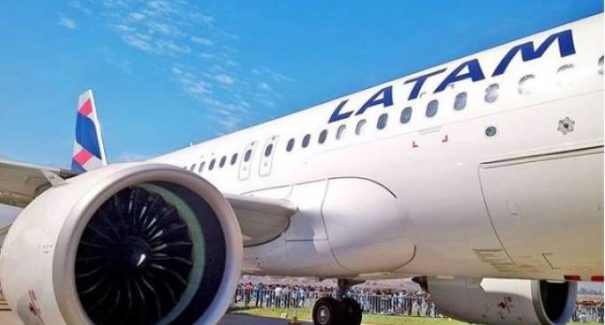 Justiça condena Latam a indenizar passageiro de São Luís por atraso e alteração de voo