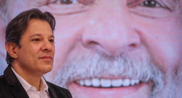 Prazo termina e 13 candidatos estão registrados no TSE