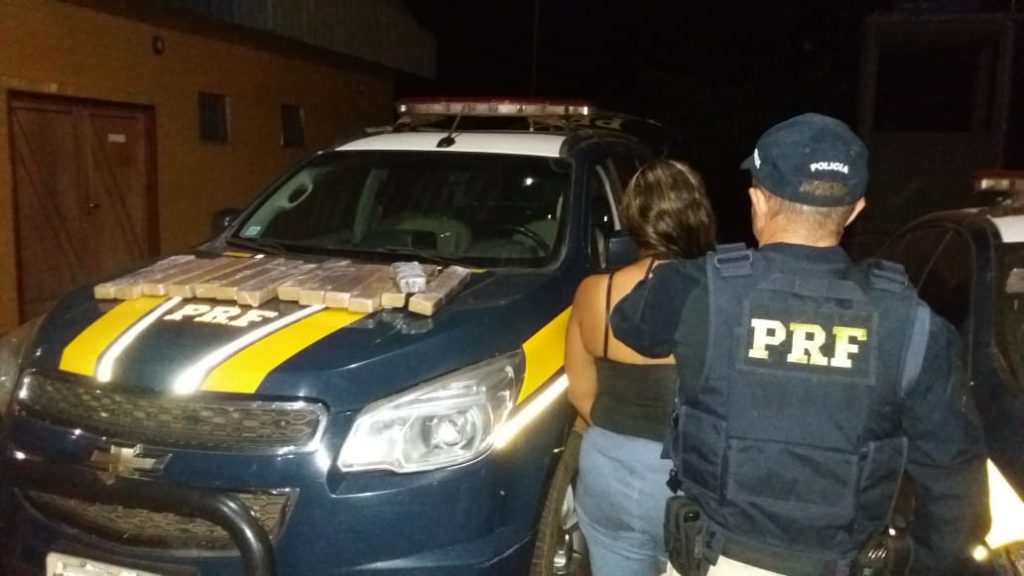 Mulher é presa com 13,5 kg de maconha em bagagem de mão, em Imperatriz