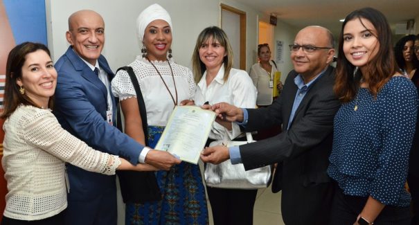 Maranhense é a primeira a receber certidão com alteração de nome e gênero no estado