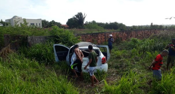 Carro capota e seis pessoas ficam feridas em Paço do Lumiar