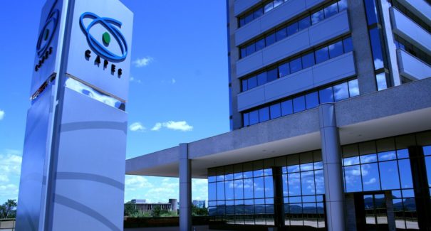 Capes define critérios para distribuição de bolsas