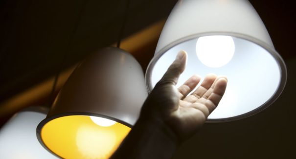 Conta de luz deve ter bandeira verde até o fim do ano, diz ONS