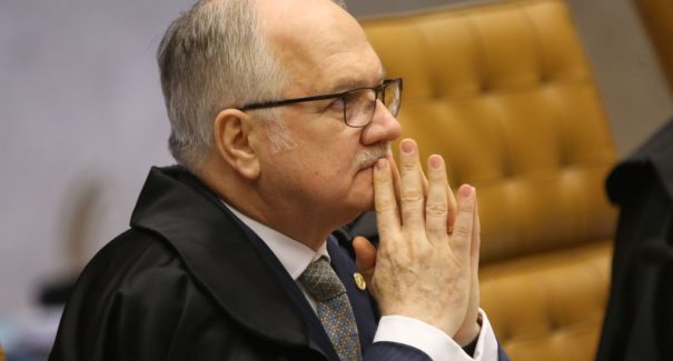 Decisão sobre Lula está nas mãos de Fachin, único a favor da candidatura
