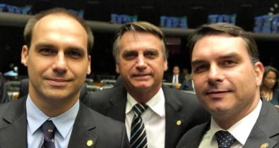 Policiais presos por extorsão atuavam na campanha do filho de Bolsonaro