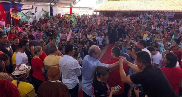 No interior do Maranhão, Ciro compara Bolsonaro a Hitler
