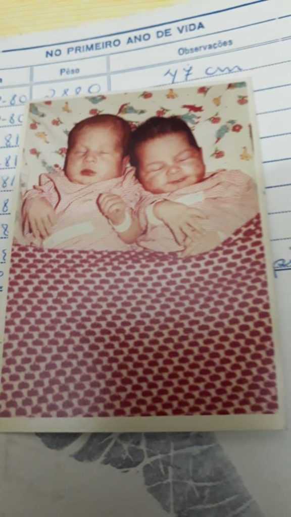 Gêmeas dadas à adoção em São Paulo procuram mãe biológica maranhense 37 anos depois