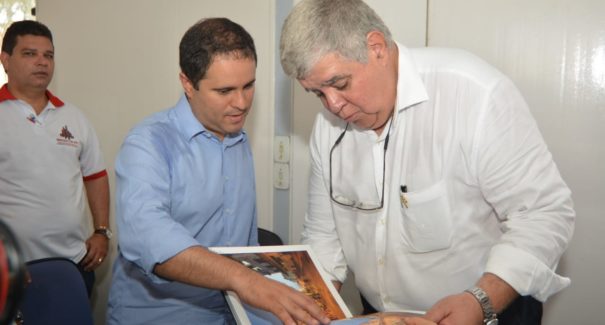 Edivaldo e ministro Carlos Marun fazem vistoria no Centro Histórico