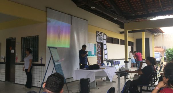 Comunicação entre surdos e ouvintes é barreira a ser superada