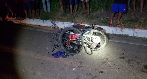 Colisão frontal entre moto e caminhão deixa um morto na BR 222