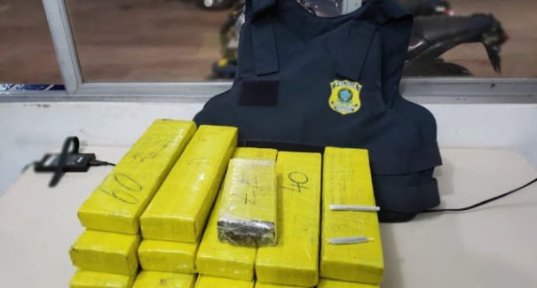 Grávida é presa transportando maconha