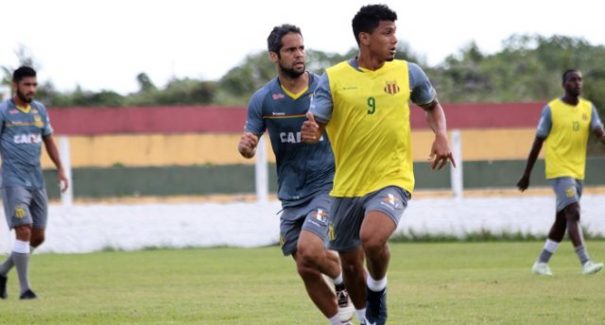 Sampaio encerra treinamentos especiais para enfrentar o Oeste