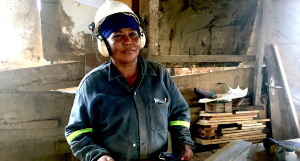 Ex-carvoeiros faturam R$ 140 mil produzindo móveis em São Luís