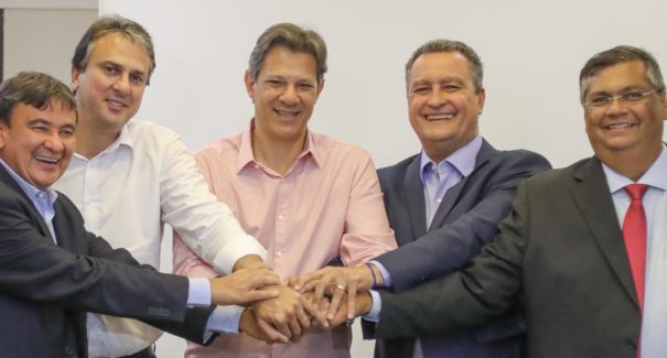 Governadores do Nordeste declaram apoio a Haddad, que aguarda Ciro Gomes