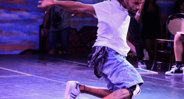 Duelo de dança na Praça Mauro Machado