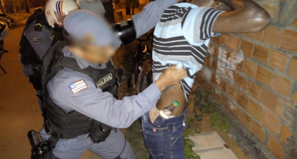 Acusado de tráfico de drogas é preso no Alto do Calhau